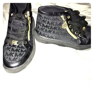 Michael Kors girls shoes ( only worn once)